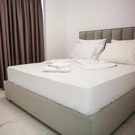 Diamond Palace Apartment